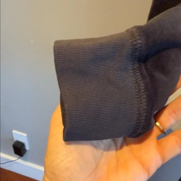 Y2K Juicy Couture Black Velour Tracksuit Set – Hoodie Size L, Joggers Size S - Picture 6 of 9